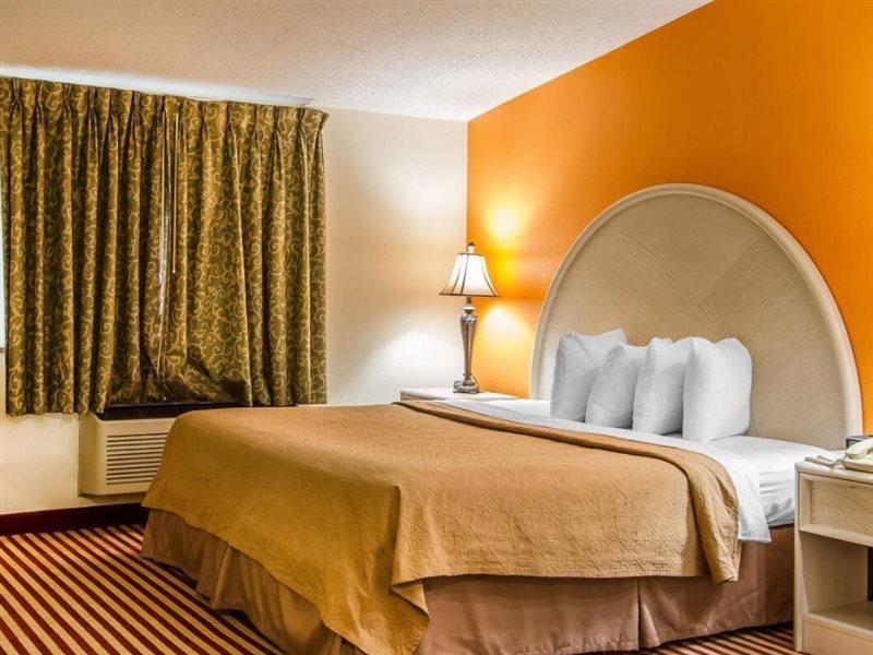 Rodeway Inn بلومينغتون المظهر الخارجي الصورة